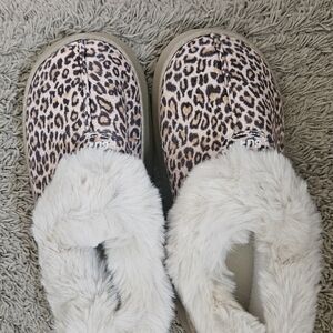 Leopard Print Women's Slippers with Faux Fur Lining